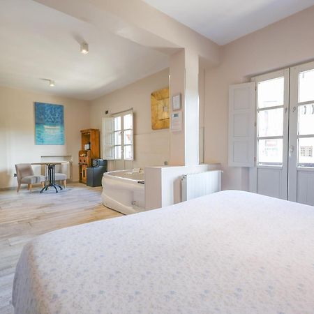 Akla Suites Con Jacuzzi Santillana Santillana del Mar Exterior photo
