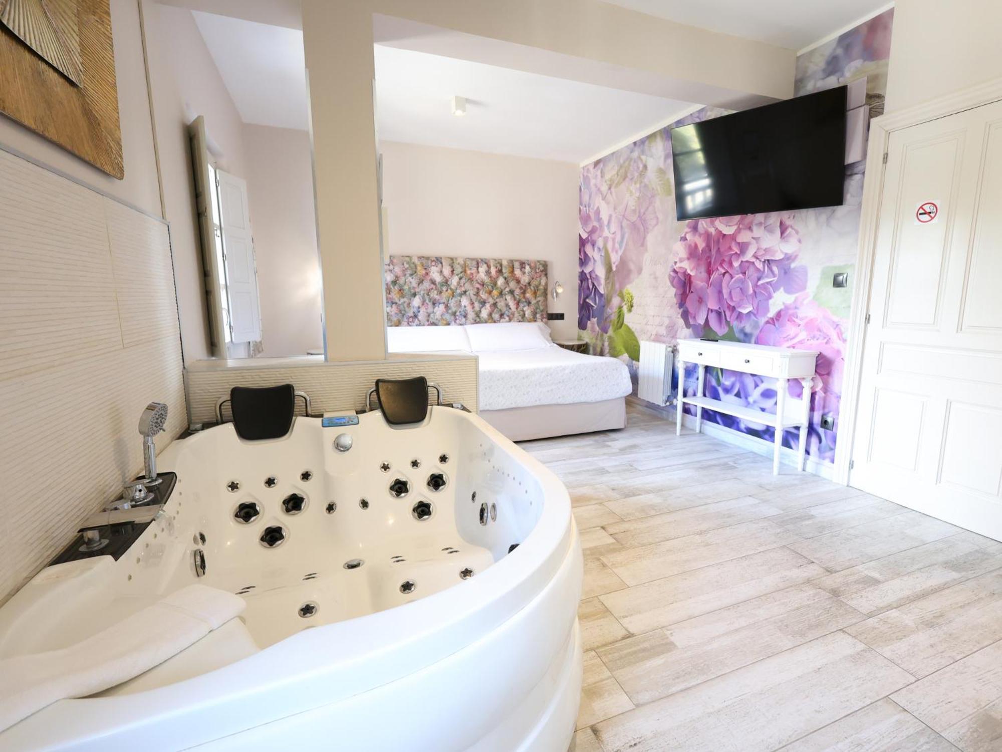 Akla Suites Con Jacuzzi Santillana Santillana del Mar Exterior photo